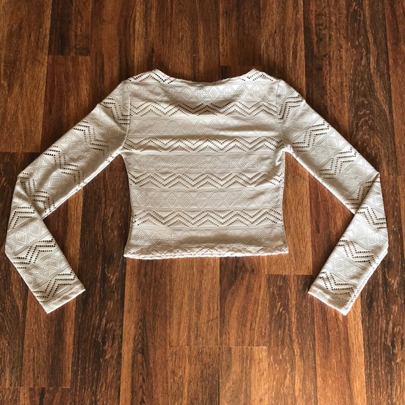 Long Sleeve Crop Top - Picture 2 of 2